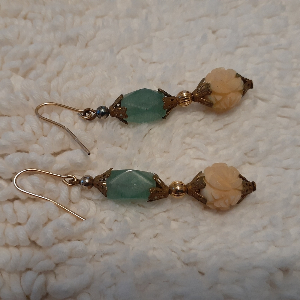 Wire hanging earnings